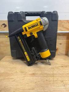 lot 164 image: DEWALT DWFP1838 Pneumatic 18-Gauge 14 in. Crown Corded Stapler - B119