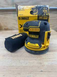 lot 175 image: DEWALT DCW210B 20V MAX XR Cordless Brushless 5 in. Random Orbital Sander (Tool Only) - D169