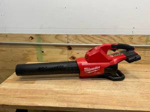 lot 215 image: MILWAUKEE 2824-20 M18 FUEL Dual Battery 145 MPH 600 CFM 18V Lithium-Ion Brushless Cordless Handheld Blower (Tool-Only) C399