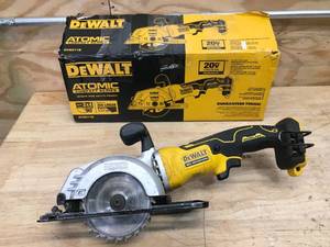 lot 24 image: DEWALT DCS571B ATOMIC 20V MAX Cordless Brushless 4-12 in. Circular Saw (Tool Only) - D152