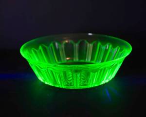 lot 64 image: Vintage Uranium Glass Bowl