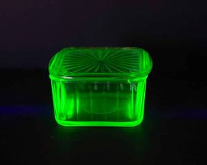lot 44 image: Vintage Uranium Glass Dish with Lid