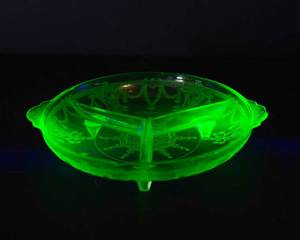 lot 57 image: Vintage Uranium Glass Relish Dish