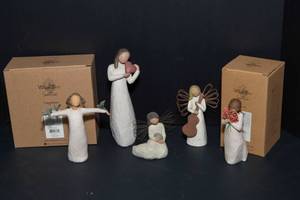 lot 63 image: Five Willow Tree Figurines