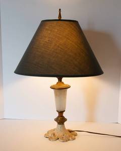 lot 78 image: Vintage Style Lamp