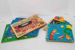 lot 98 image: Four Vintage Wooden Puzzles and Cardboard Books