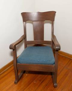 lot 71 image: Vintage Rocking Chair