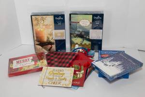 lot 112 image: Holiday Cards and Small Gift Bags