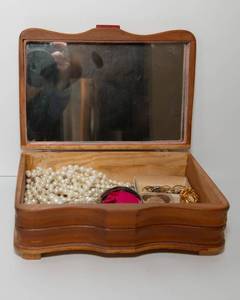 lot 116 image: Wooden Jewelry Box and Contents