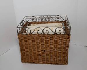 lot 123 image: Wicker Filling Organizer