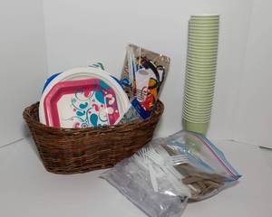 lot 126 image: Disposible Utensils