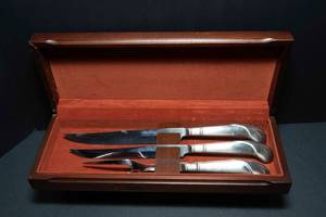 lot 140 image: Blairhouse Cutlery from Amway - 3 Piece Set