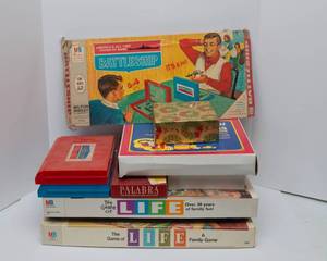 lot 161 image: Variety of Vintage Games