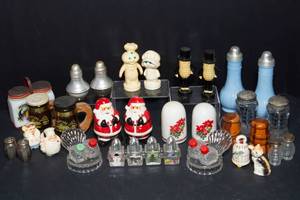 lot 193 image: Salt and Pepper Shaker Collection