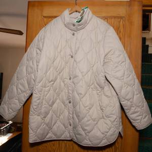 lot 197 image: 32 Heat Coat -Size XL