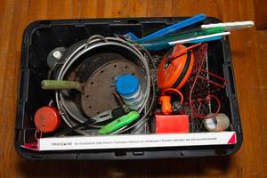 lot 215 image: Tote of Random Garage and Outdoor Items