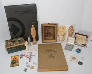 lot 220 image: Religious Lot