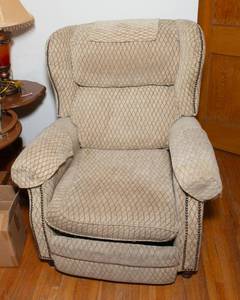 lot 247 image: Bradington Young Recliner
