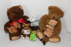lot 248 image: Stuffed Animals - The Vermont Teddy Bear Company