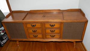 lot 313 image: RCA New Vista Victrola