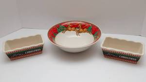 lot 333 image: Christmas Dishes