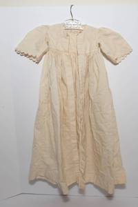 lot 353 image: Vintage Baptismal Gown
