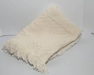 lot 357 image: White Cotton Throw Blanket
