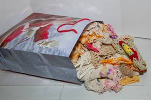 lot 354 image: VIntage Colorful Handmade Doilies