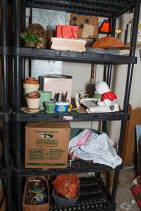 lot 367 image: Shelf and Contents