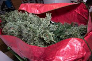 lot 372 image: Christmas Tree with Storage Bag