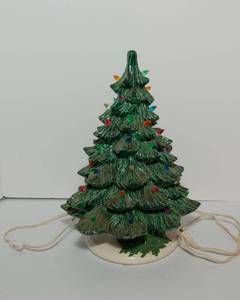 lot 373 image: Vintage Ceramic Christmas Tree