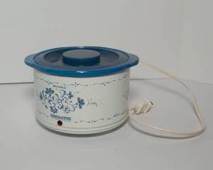 lot 389 image: Rival Crock-ette Vintage Mini Stoneware Crockpot - Blue