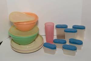 lot 405 image: Vintage Tupperware