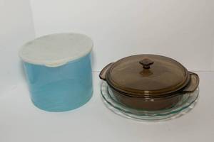 lot 416 image: Baking Items - 3 Pieces