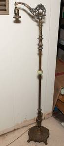 lot 420 image: Antique Leviton Brass Floor Lamp