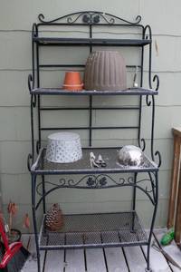 lot 444 image: Metal Decorative Outdoor Shelf and Contents