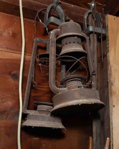 lot 461 image: Two VintageAntique Lanterns