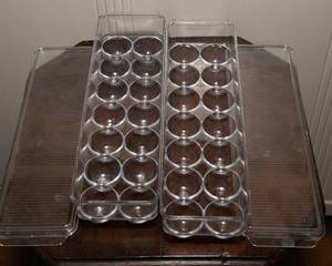 lot 426 image: Acrylic Storage Container for Eggs - Set of 2