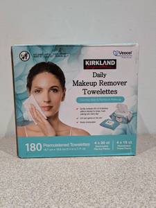 BRAND NEW KIRKLAND SIGNATURES DAILY MAKE-UP REMOVER TOWELETTES