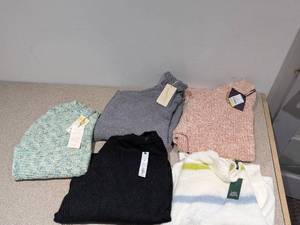 (5) BRAND NEW SIZE EXTRA-LARGE ASSORTED SWEATERS