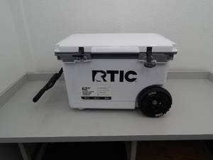 RTIC 52 QT Rolling Cooler