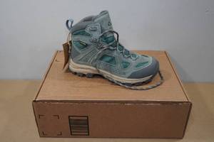Vasque 7553 Breeze Womens Hiking Boots -Size 7.5