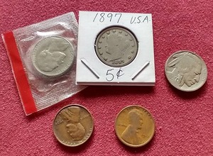 lot 8 image: Small Miscellaneous Coin Lot - Wheats & Nickels