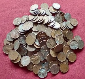 lot 13 image: (200) Wheat Pennies