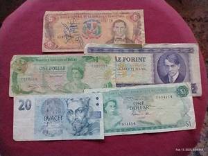 lot 54 image: (5) Vintage Foreign Notes