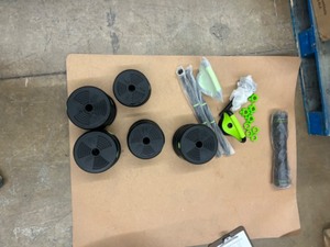 lot 19 image: Adjustable Dumbbells Set