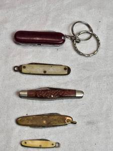 lot 41 image: Collection of 5 Vintage Pocket Knives