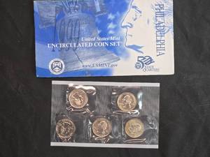 lot 47 image: 1999 United States Mint Uncirculated State Quarters Coin Set - Lot of 5 (Georgia, Delaware, Pennsylvania)
