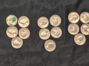 lot 87 image: Lot of 15 Bicentennial Quarters