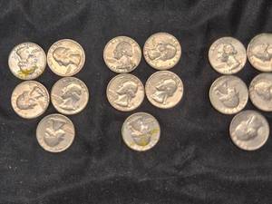 lot 88 image: Lot of 15 Bicentennial Quarters